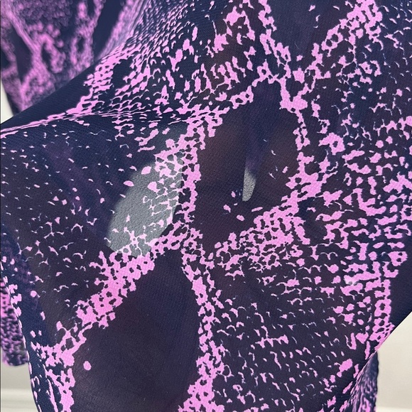 A.n.a Womens Blouse LT Purple Snake Pattern Long Sleeve Chic Sheer Office Wear - Picture 9 of 10